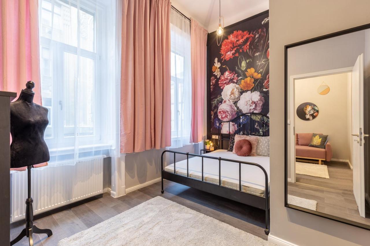 W33 - Prime Location - Comfortable Quality Apartments By Bqa Βουδαπέστη Εξωτερικό φωτογραφία